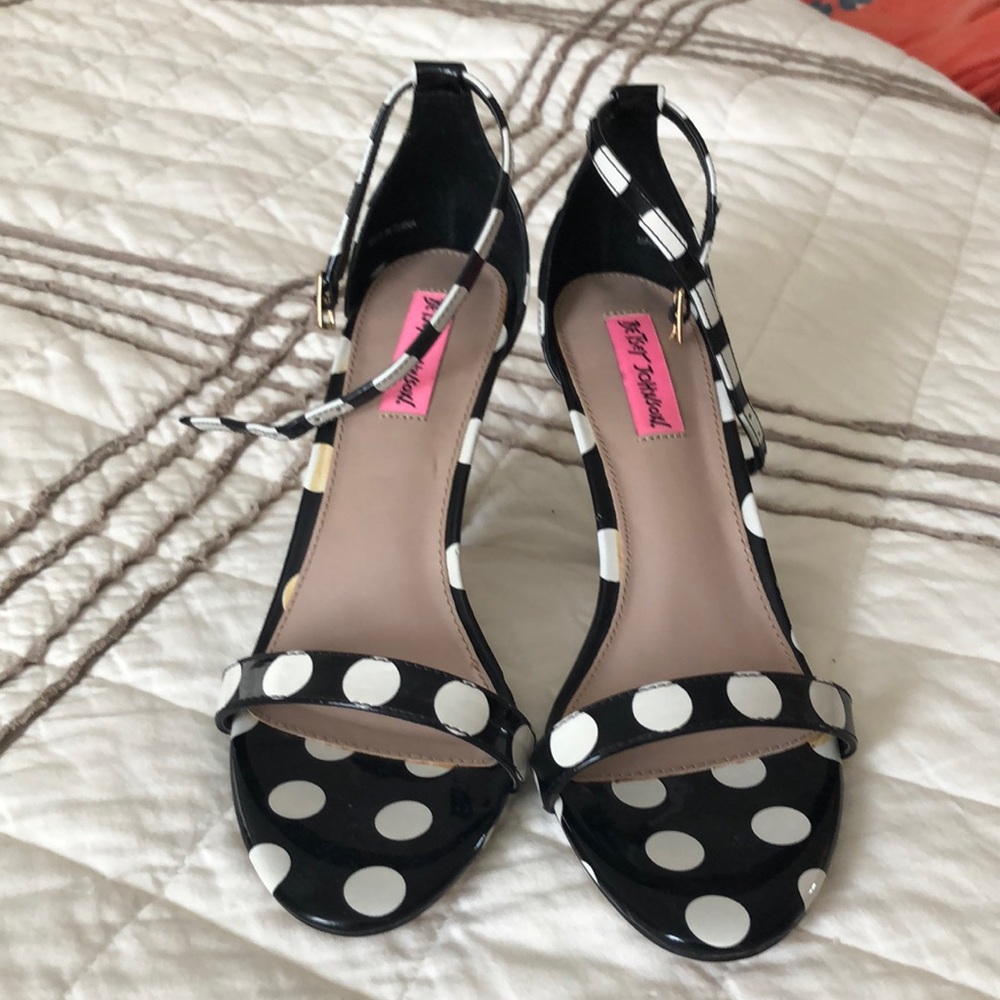 Betsy Johnson high heel dotted shoes